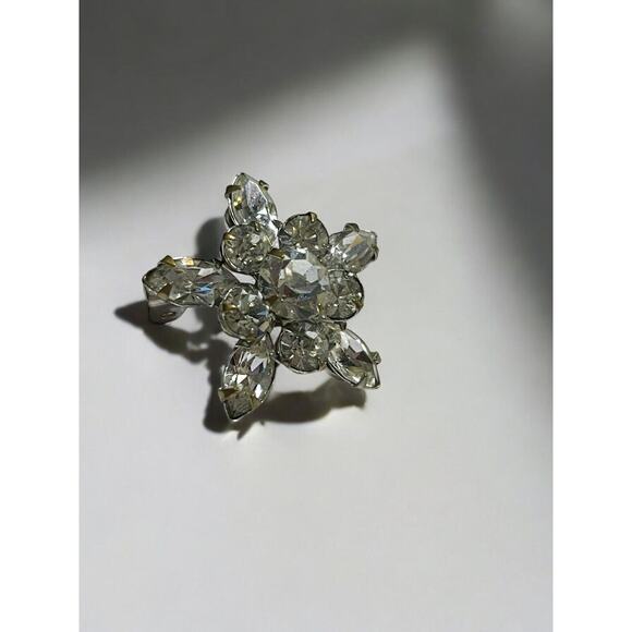 Vintage Tiered Star Flower Rhinestone Brooch Silver Tone Pin Back White Clear - Picture 3 of 4